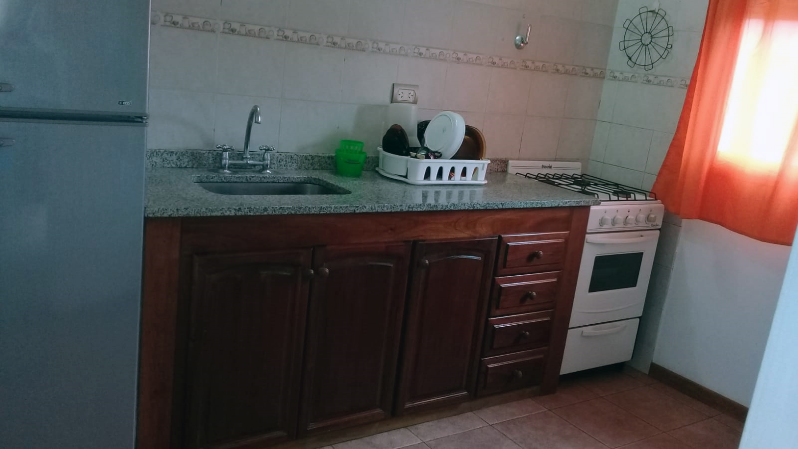 Departamento hasta 8 personas - Cerca del mar, equipado, balcón, cochera - Departamento en Mar de Ajó